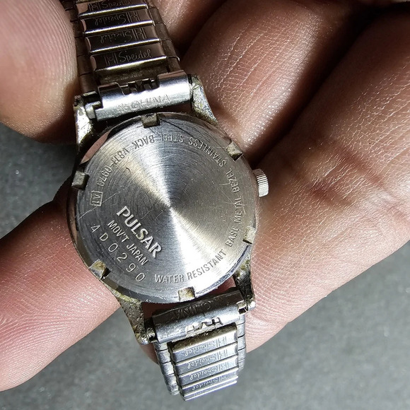 Pulsar By Seiko Ladies Quartz Watch Silver Tone Working V811-0970 shows signs of - Picture 5 of 10